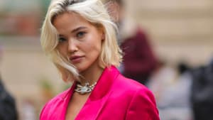Frau blond Bob