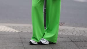 Sneaker grüne Hose