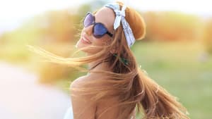 Frau mit langen Haaren