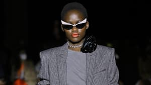 Philosophy di Lorenzo Model mit Sonnenbrille