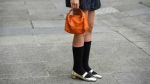 Streetstyle mit Strümpfen und Mary Janes
