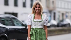 Dirndl für Frauen ab 50: Frau im Dirndl