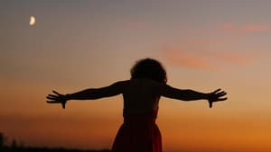 Frau im Sonnenuntergang