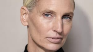 Frau mit leichtem Make-up