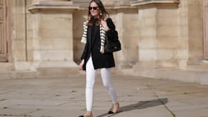 Frau in Skinny Jeans