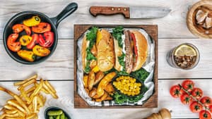 Hochverarbeitete Lebensmittel wie Burger und Pommes