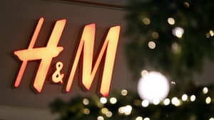 H&M Logo an Weihnachten