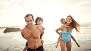 Junge Familie am Strand