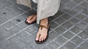 Frau in Sandalen