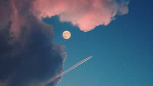 Nachthimmel mit Vollmond, Sternen und Wolken