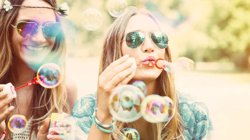 Frauen mit Sonnenbrille