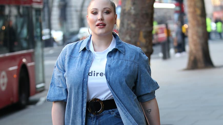 Hayley Hasslehoff trägt High Waist Hose