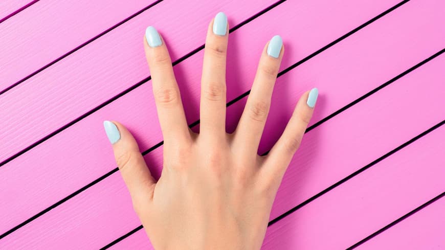 Nagellack hellblau
