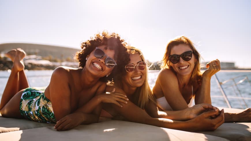 3 Frauen auf Boot