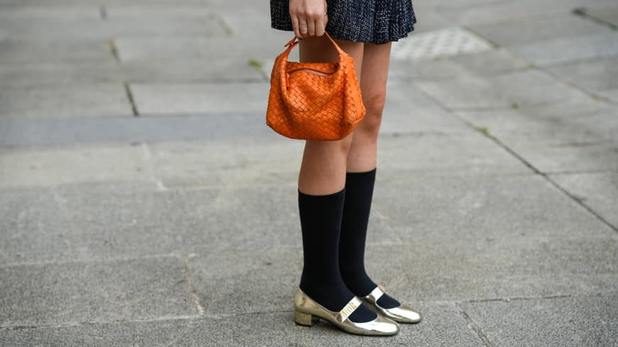 Streetstyle mit Strümpfen und Mary Janes