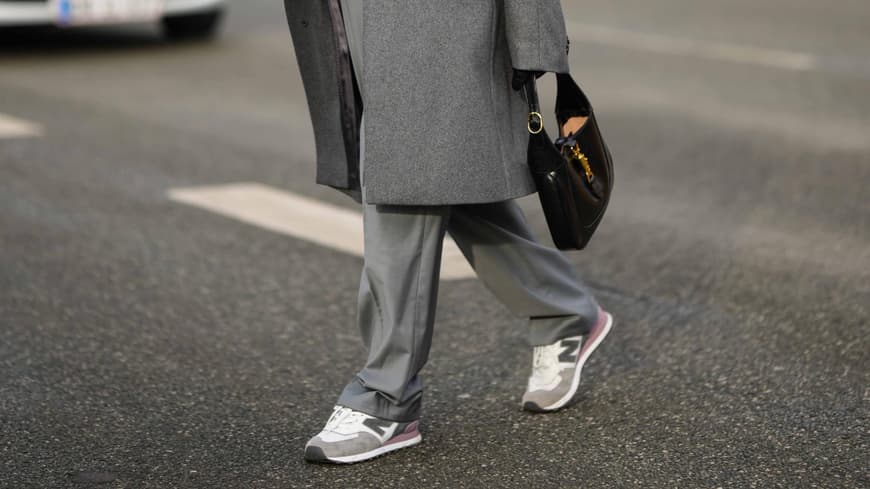 Frau grau Blater Hose Sneakers