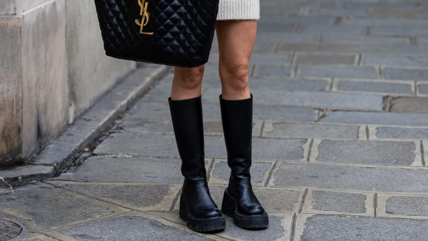 Streetstyle: Chunky Boots, Minirock und Strickpullover