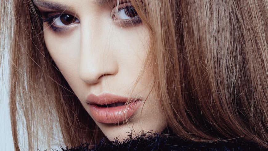 Frau Lippen Rosenholz