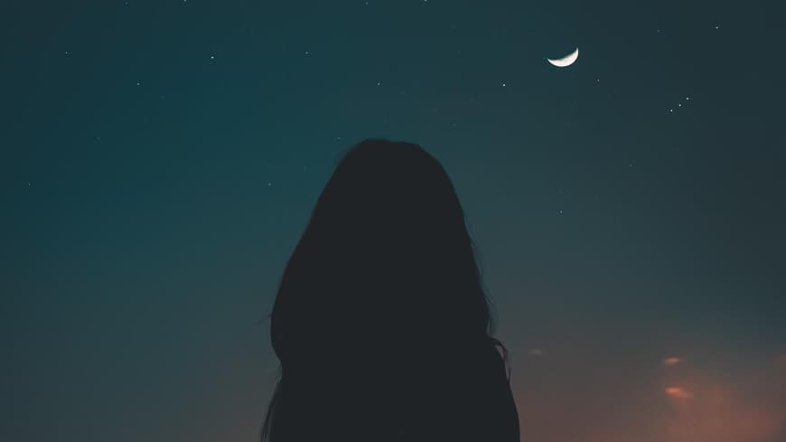 Frau und Mond