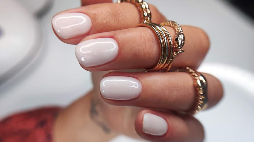 Shellac auf kurzen Nägeln