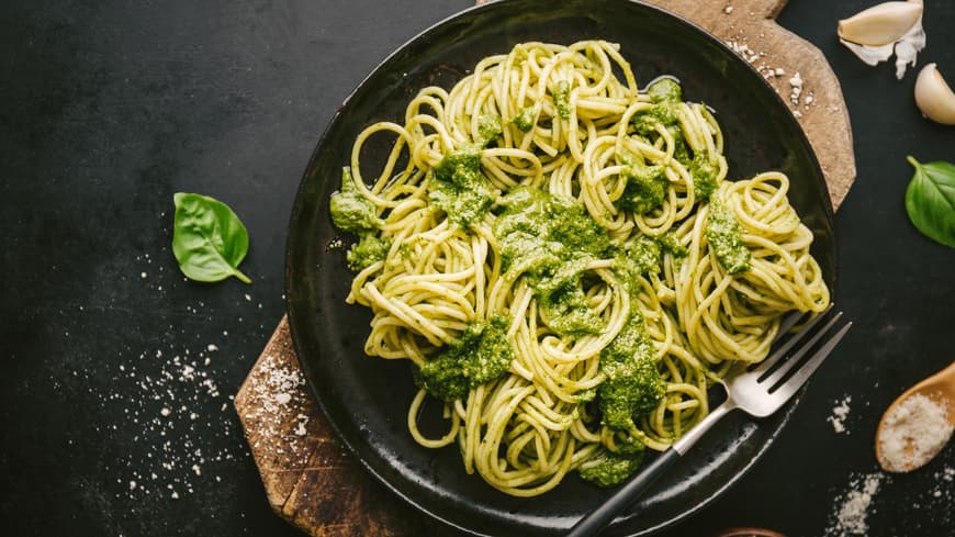 Zucchini-Pasta mit Pesto