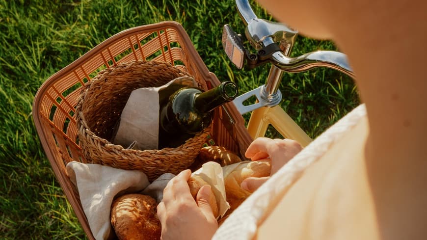 Wein im Fahrradkorb