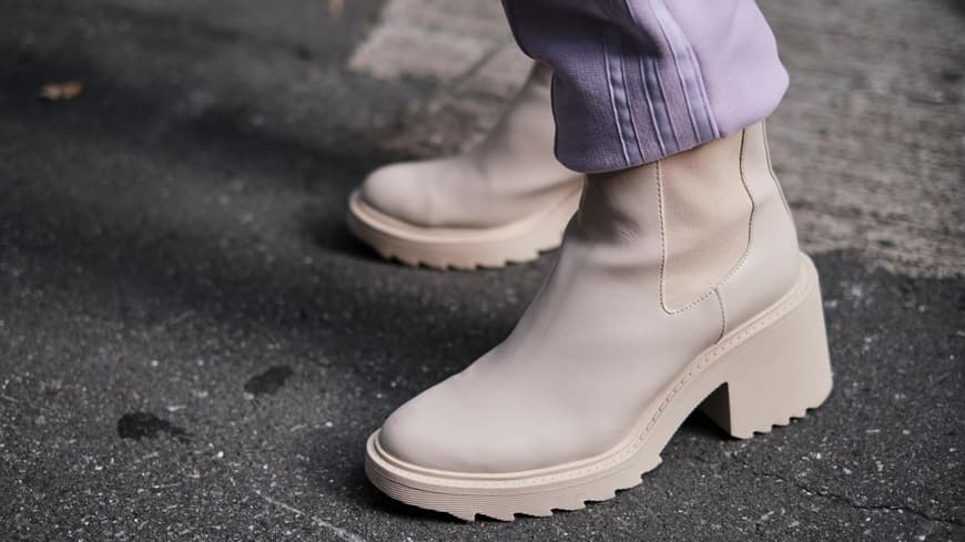 Cremefarbene Chelsea Boots