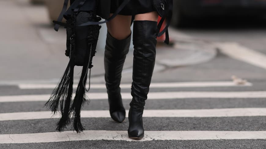 Olga Ferrara streetstyle mit rock schwarzer Jacke und Overknees
