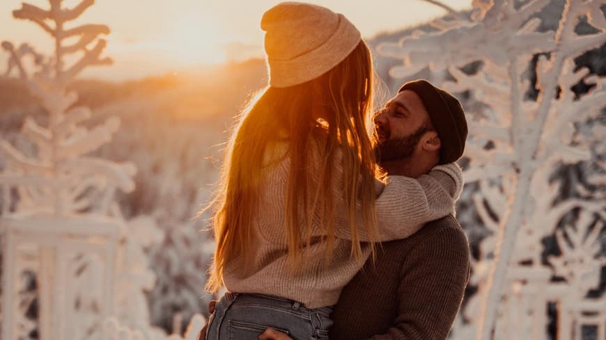 3 Sternzeichen verlieben sich im Winter unsterblich