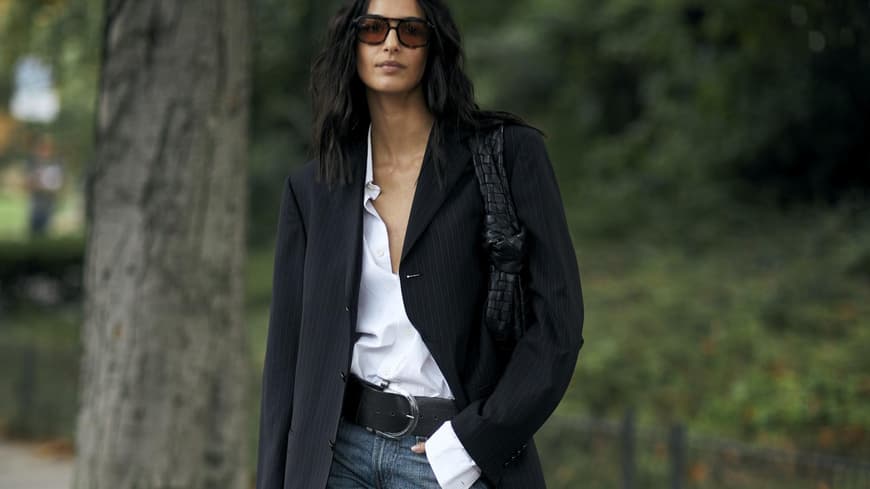 Pariserin mit Bluse und Blazer