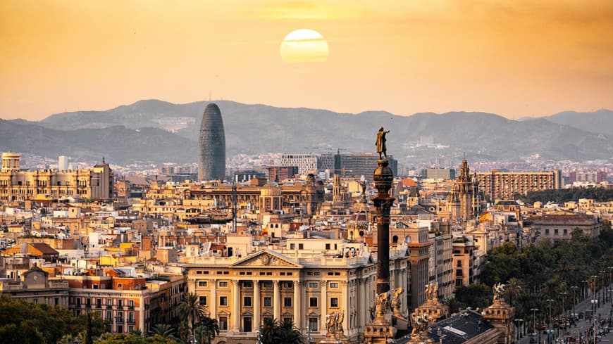 Blick auf Barcelona bei Sonnenuntergang