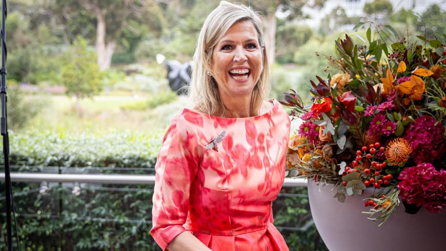 Königin Máxima im roten Kleid