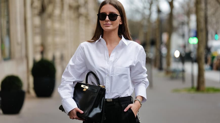 Frau in einer weißen Bluse