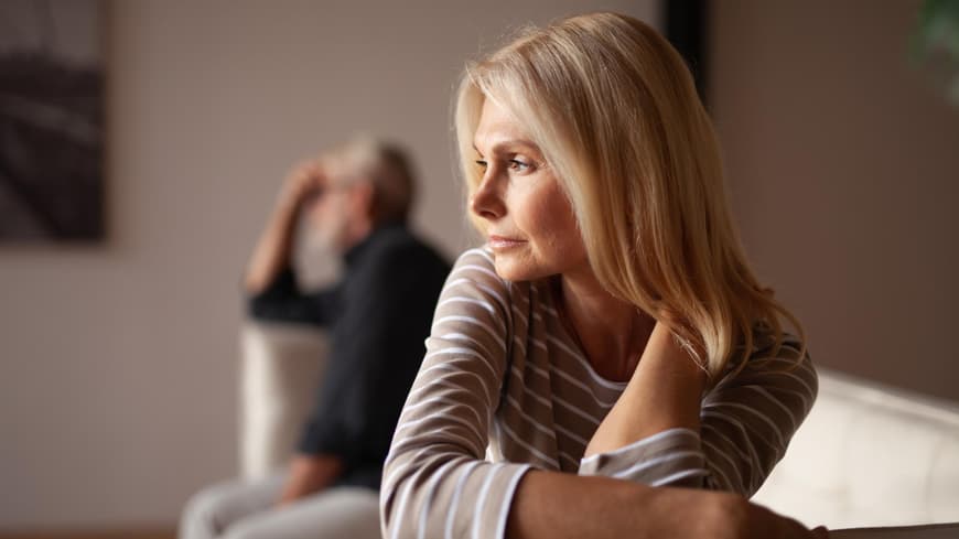 Frau und Mann in einer Krise