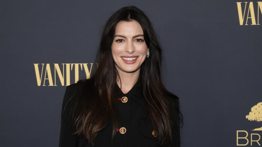 Anne Hathaway auf dem roten Teppich.