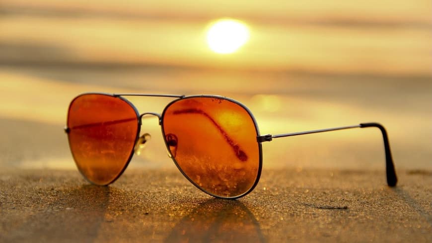Angesagte Sonnenbrille für den Strandurlaub
