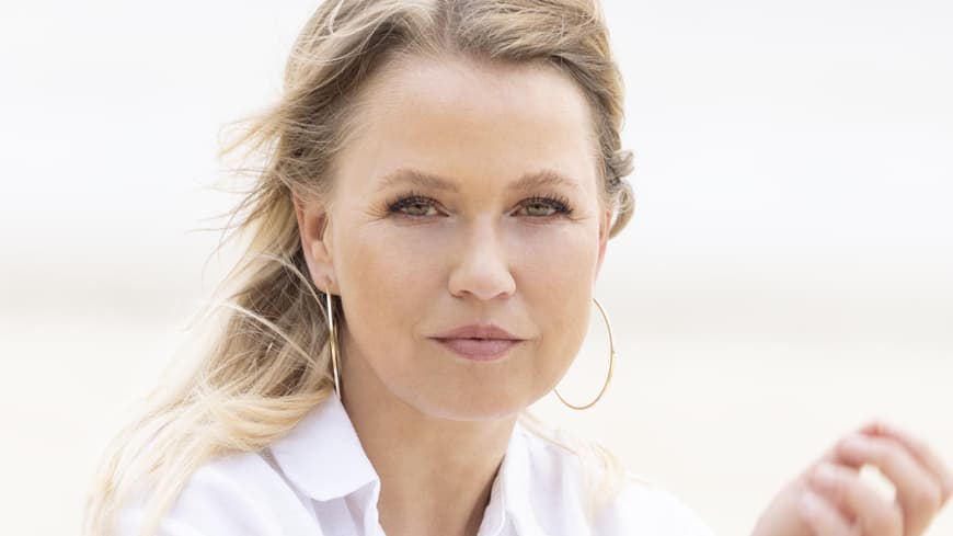Nova Meierhenrich am Strand