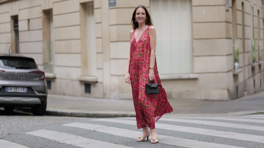 Alba Garavito Torre im Sommerkleid