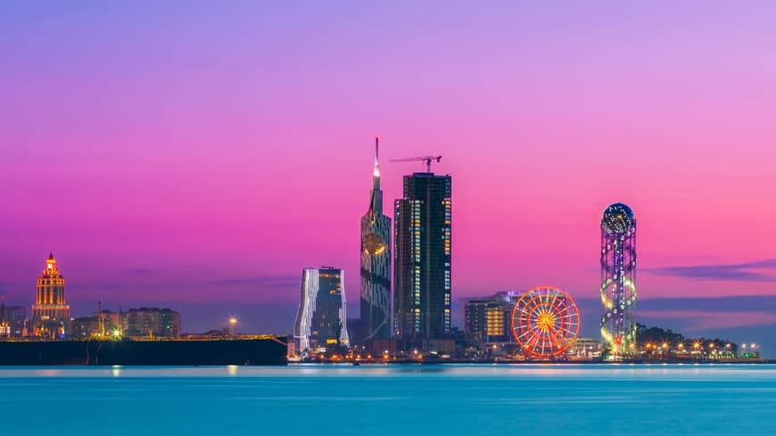 Küste von Batumi bei Sonnenuntergang