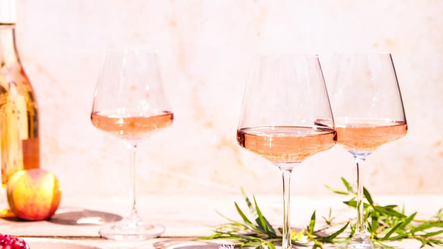 Leckeres Essen, Rosé in Top-Qualität und ein Outfit zum Wohlfühlen – mehr geht nicht!