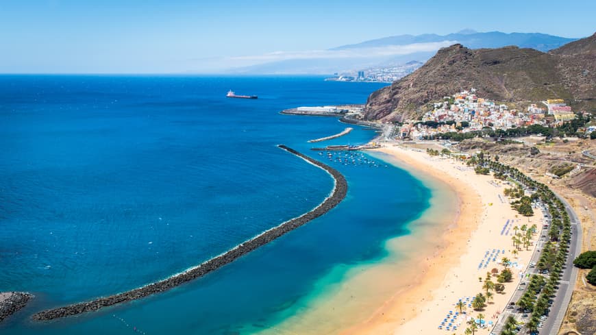 Playa de las Teresitas auf Teneriffa, Spanien
