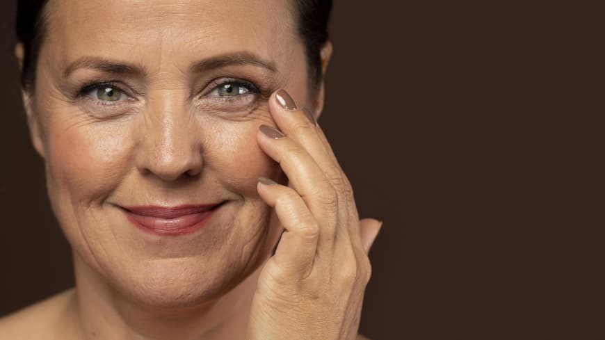 Ältere Frau lächelt