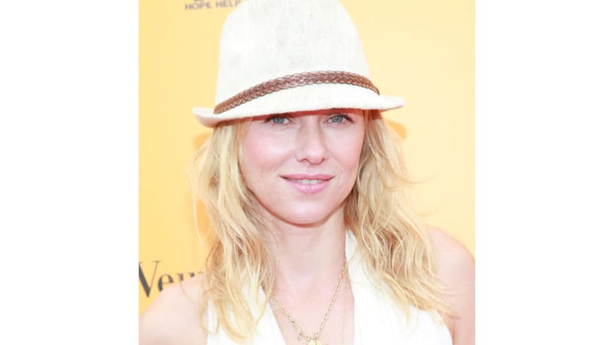 Naomi Watts mit Trilby Hut