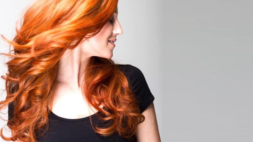 Frau mit roten Haaren
