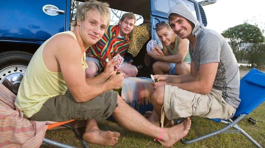 Freunde auf einem Festival