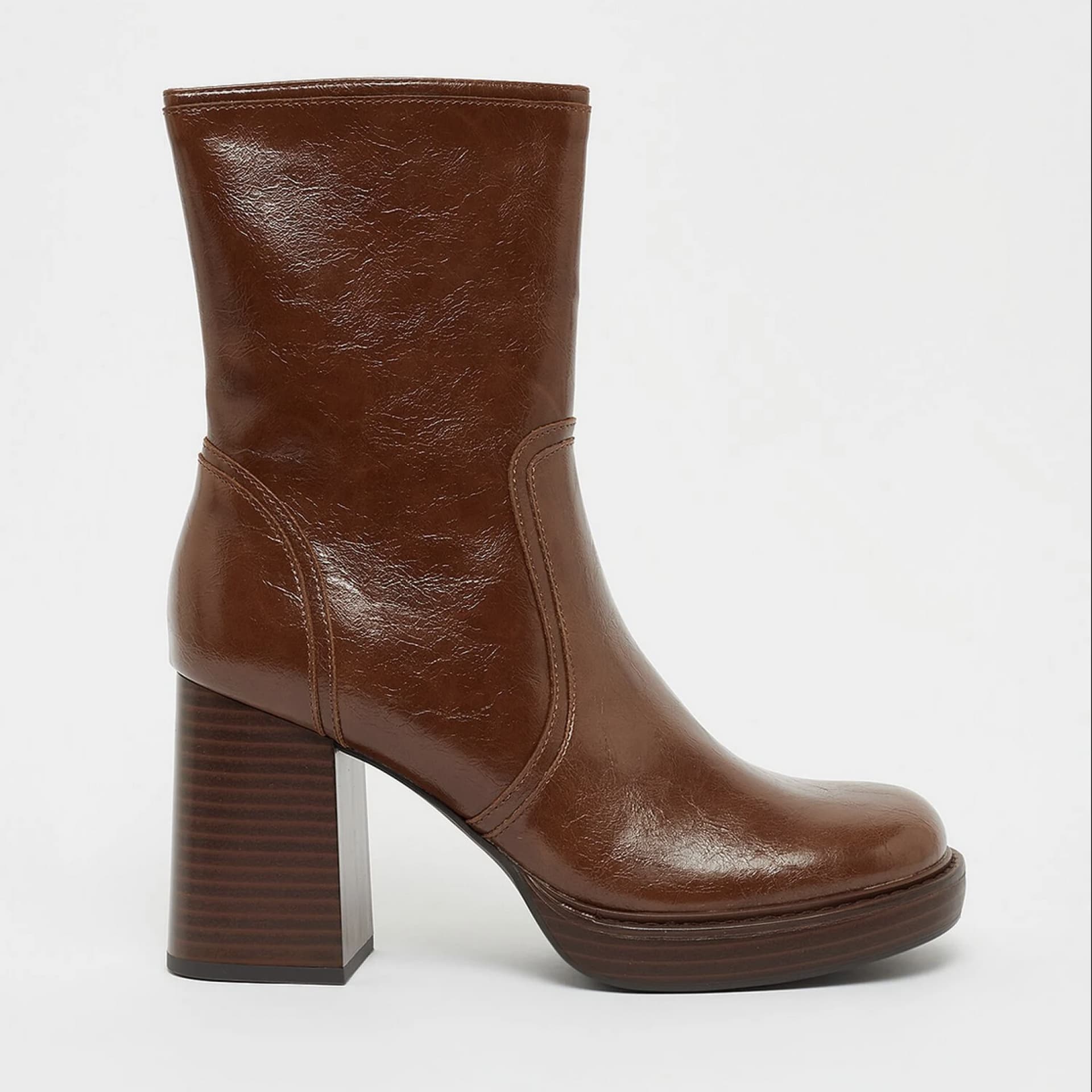 braune Stiefelette aus Kunstleder von Onygo mit Absatz
