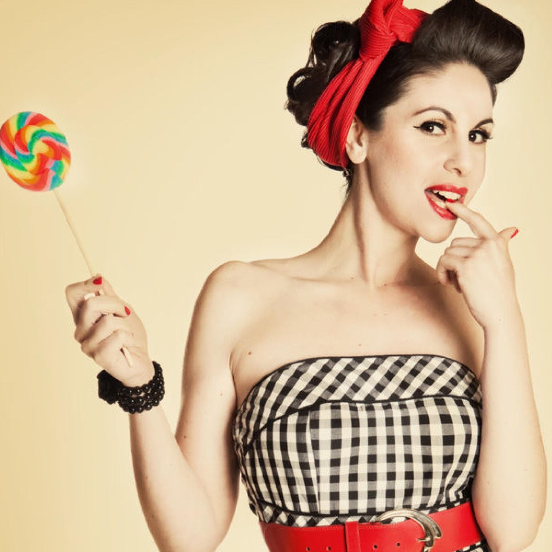 Frau im Vintage-Look