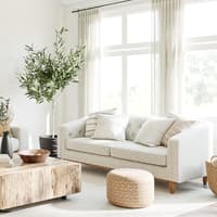 Wohnzimmer in Cremetönen