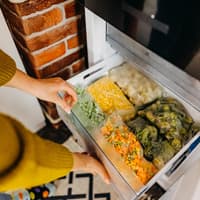 Verschiedenes Gemüse im Gefrierfach