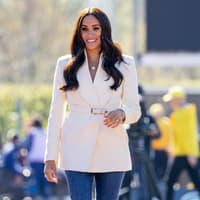 Meghan Markle in beigem Blazer